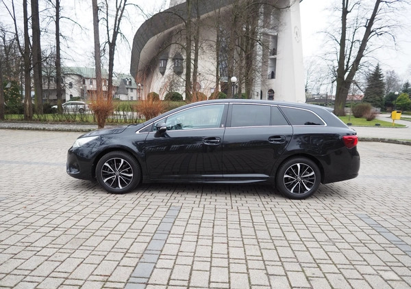 Toyota Avensis cena 84900 przebieg: 70200, rok produkcji 2018 z Ropczyce małe 742